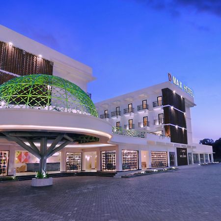 D'Max Hotel & Convention Lombok Praya Luaran gambar