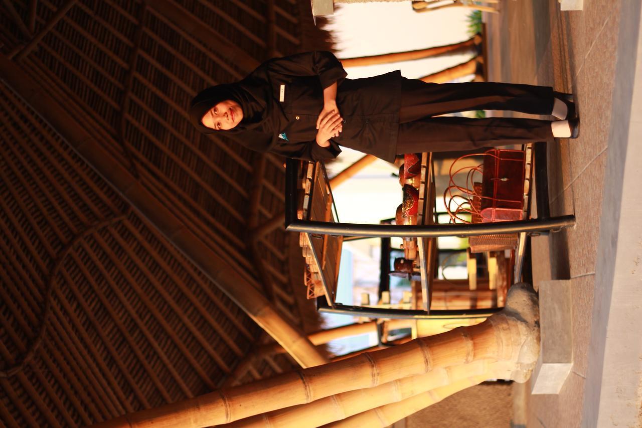 D'Max Hotel & Convention Lombok Praya Luaran gambar