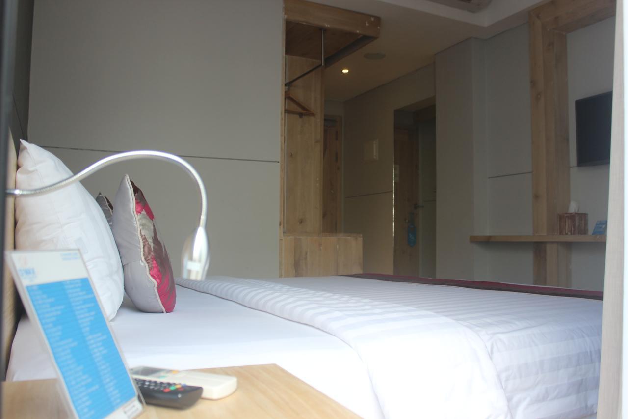 D'Max Hotel & Convention Lombok Praya Luaran gambar
