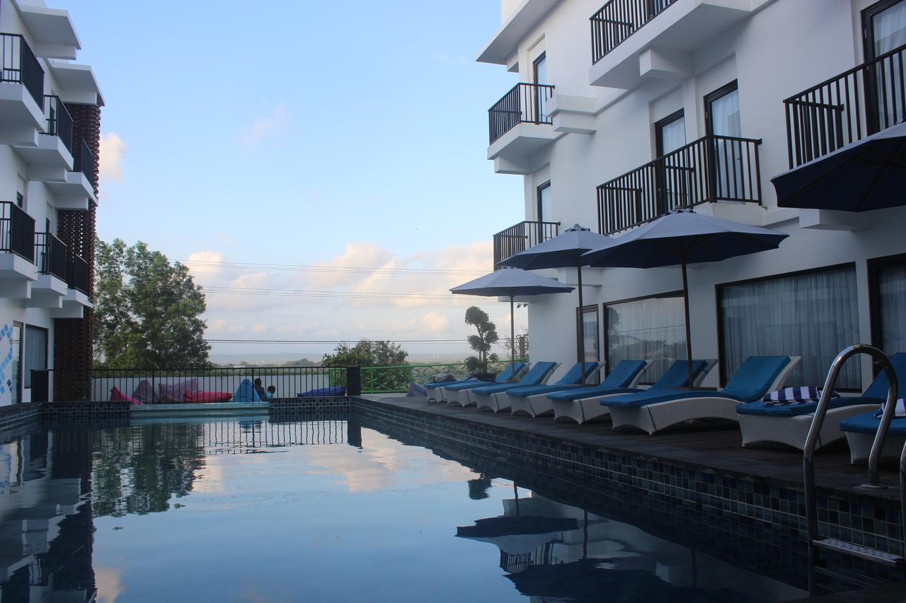 D'Max Hotel & Convention Lombok Praya Luaran gambar