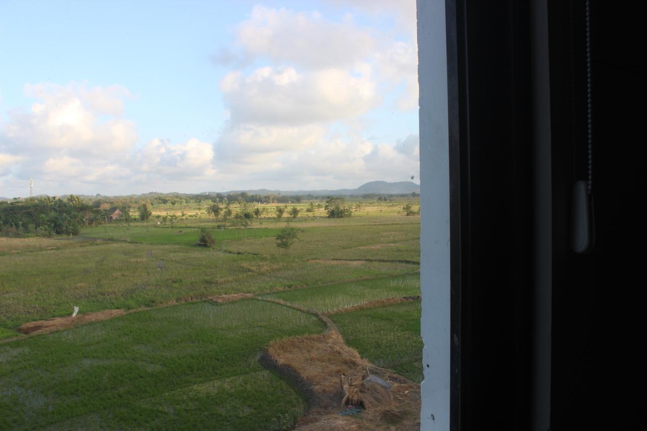 D'Max Hotel & Convention Lombok Praya Luaran gambar